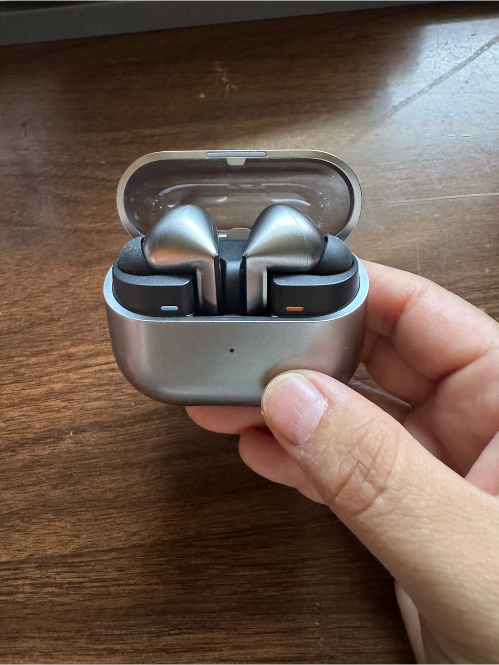 Samsung galaxy buds 3 pro- Wireless Earbuds in Silver